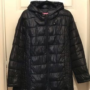 Packable Puffer-style Jacket w/ Hood!